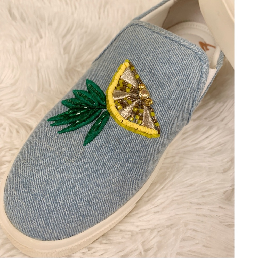 Sam‎ Edelman Embroidered Denim Slip-On Sneakers - Picture 4 of 10